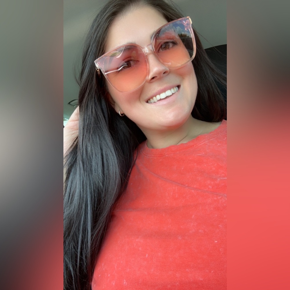 Meet your Posher, Courtney